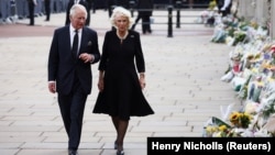 Карл III и его супруга, королева-консорт Камилла
