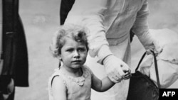 Королева Елизавета II в фотографиях: 96 лет жизни и 70 лет на троне