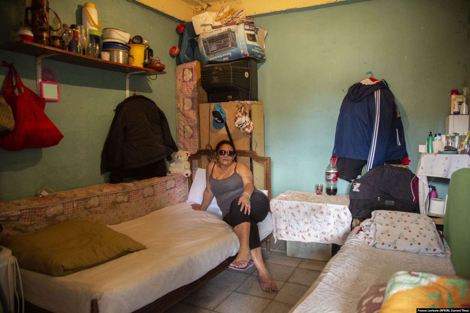 Сельса в съемной комнате, за которую она платит около $50 в месяц. Фото: Франко Ловисоло