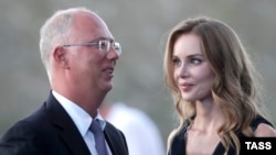 Дмитриев и Наталья Попова