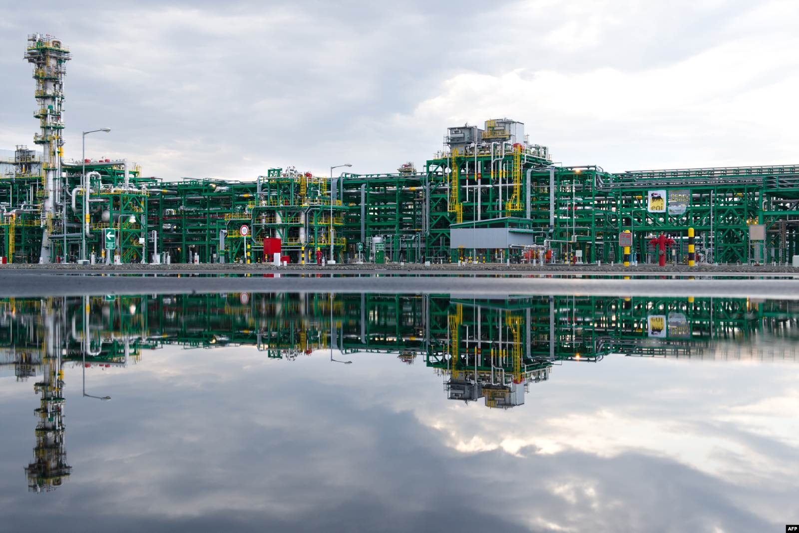 Нефтеперерабатывающий завод "Болашак" в Кашагане, Казахастан