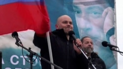 'A New Wave Of Repression': Kremlin Critic Nabbed From Plane