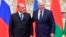 Премьер-министр России Михаил Мишустин и действующий президент Беларуси Александр Лукашенко 3 сентября 2020 года. Фото: AP