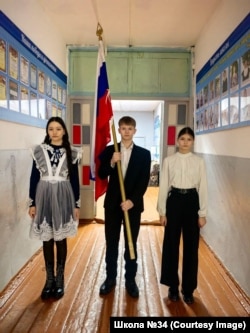 Церемония поднятия флага