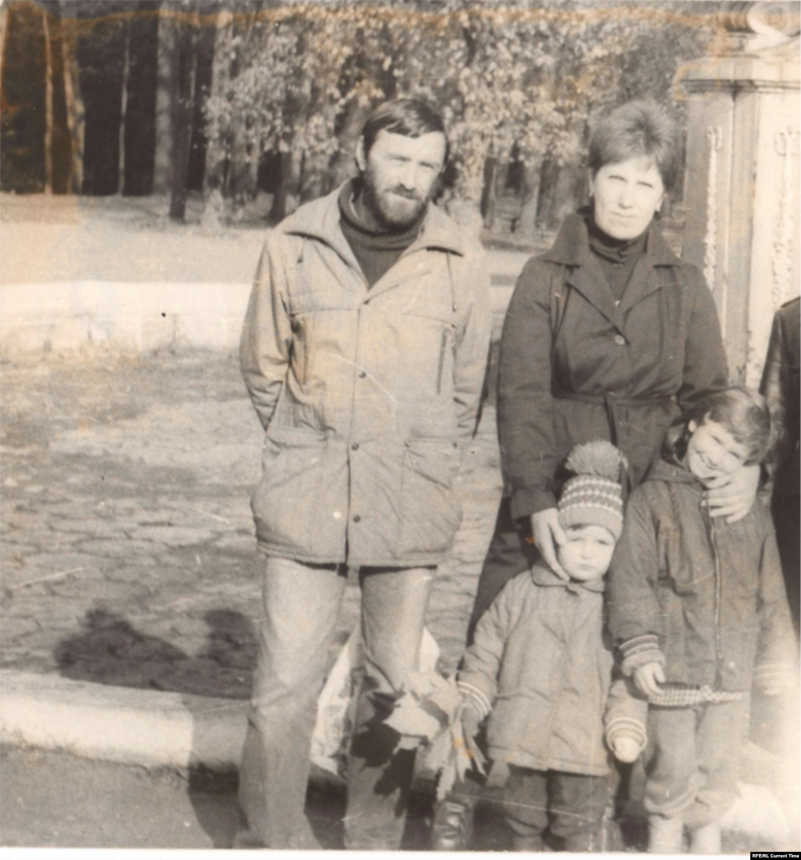 Родители и две старших сестры Саши. Фото: личный архив