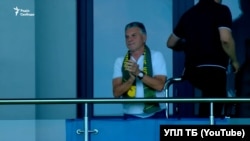 Николай Лавренко в VIP-ложе на матче "Левого берега"