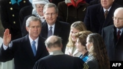 Дик Чейни во время присяги Джорджа-Буша мл. в 2001 году