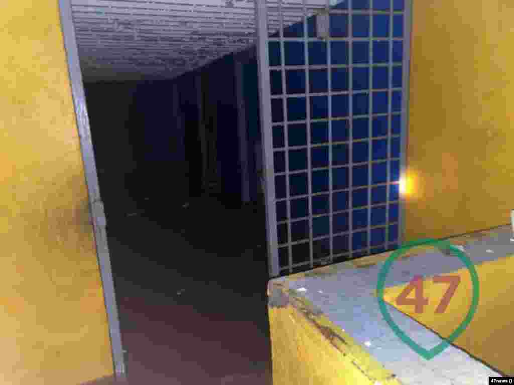 Cооружение было замаскировано под дачный дом. Территорию скрывал от окружающих трехметровый забор