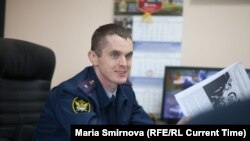 Ivan Savelev, warden of Penal Colony Number 9, with Current Time's story about alleged abuses at his prison 