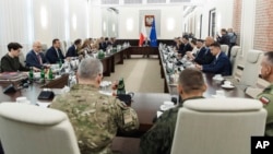 Экстренное заседание правительства Польши, 10 сентября 2025 года, фото AP